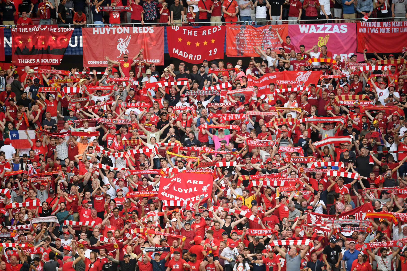 侯森：真不想看到一次次从门里捡球了；我们离不了球迷的支持（侯森：不愿再频繁从网中捞球，我们离不开球迷的支持）