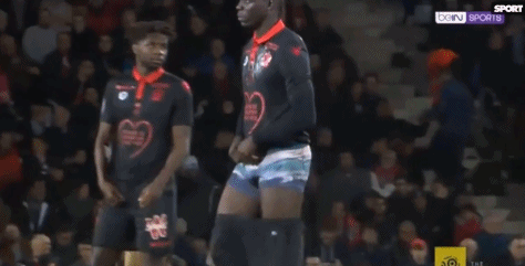 ESPN：哈兰德仅差1球解锁英超百球，现役多人同步冲击里程碑（ESPN：哈兰德距英超百球仅差一球，现役多将齐冲里程碑）