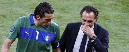 意甲主席：米兰科莫海外赛在推进中；减少俱乐部数量很难实现（意甲主席：米兰对科莫海外赛推进中，缩减俱乐部数量难成行）