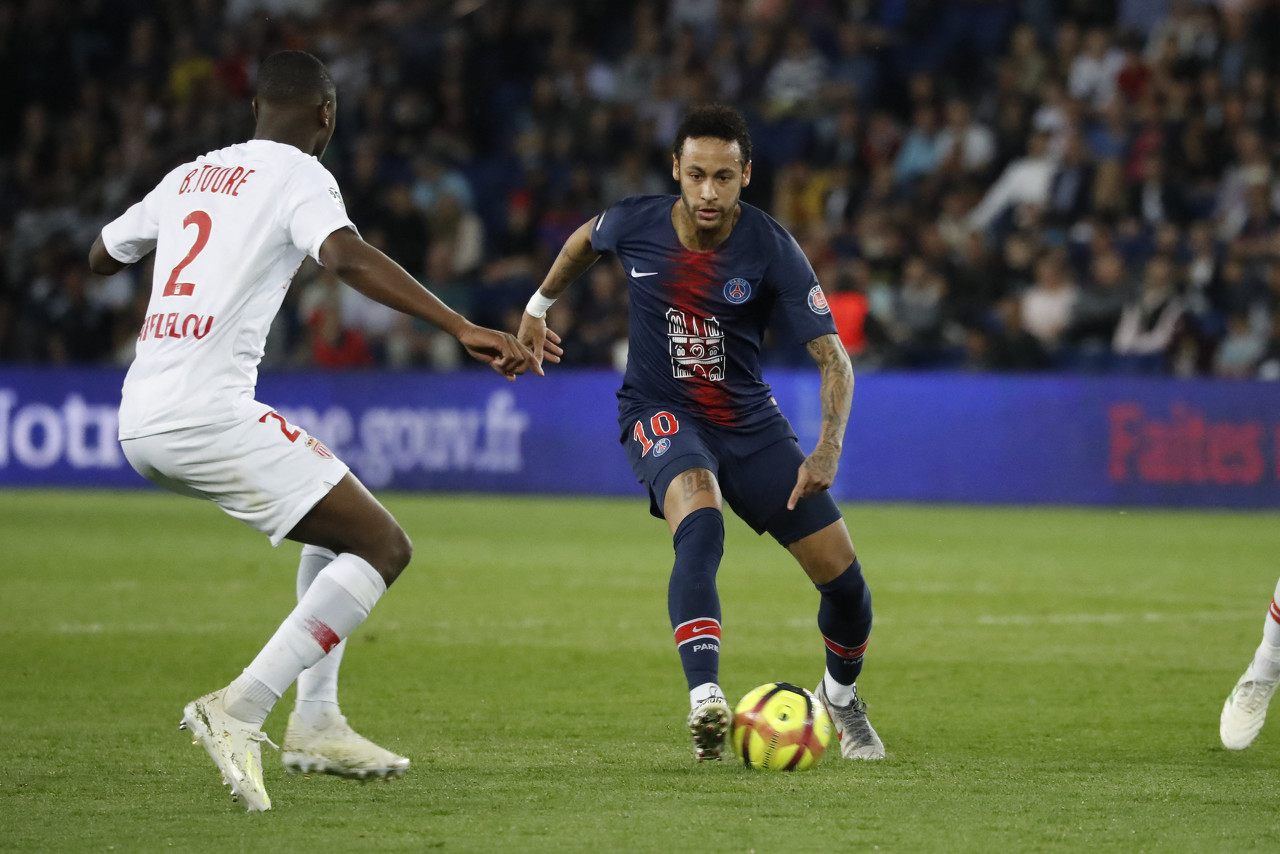 都体：弗拉霍维奇可能缺席尤文20场比赛，包括多场关键战役（都灵体育报：弗拉霍维奇或缺席尤文20场，多场关键之战成疑）