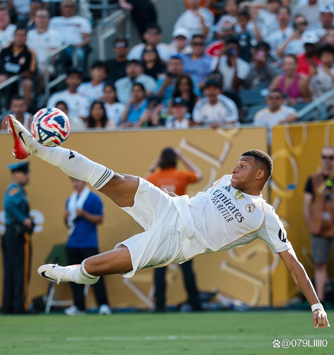 曼城斯特林关键进球锁定三分（斯特林制胜球助曼城收获三分）