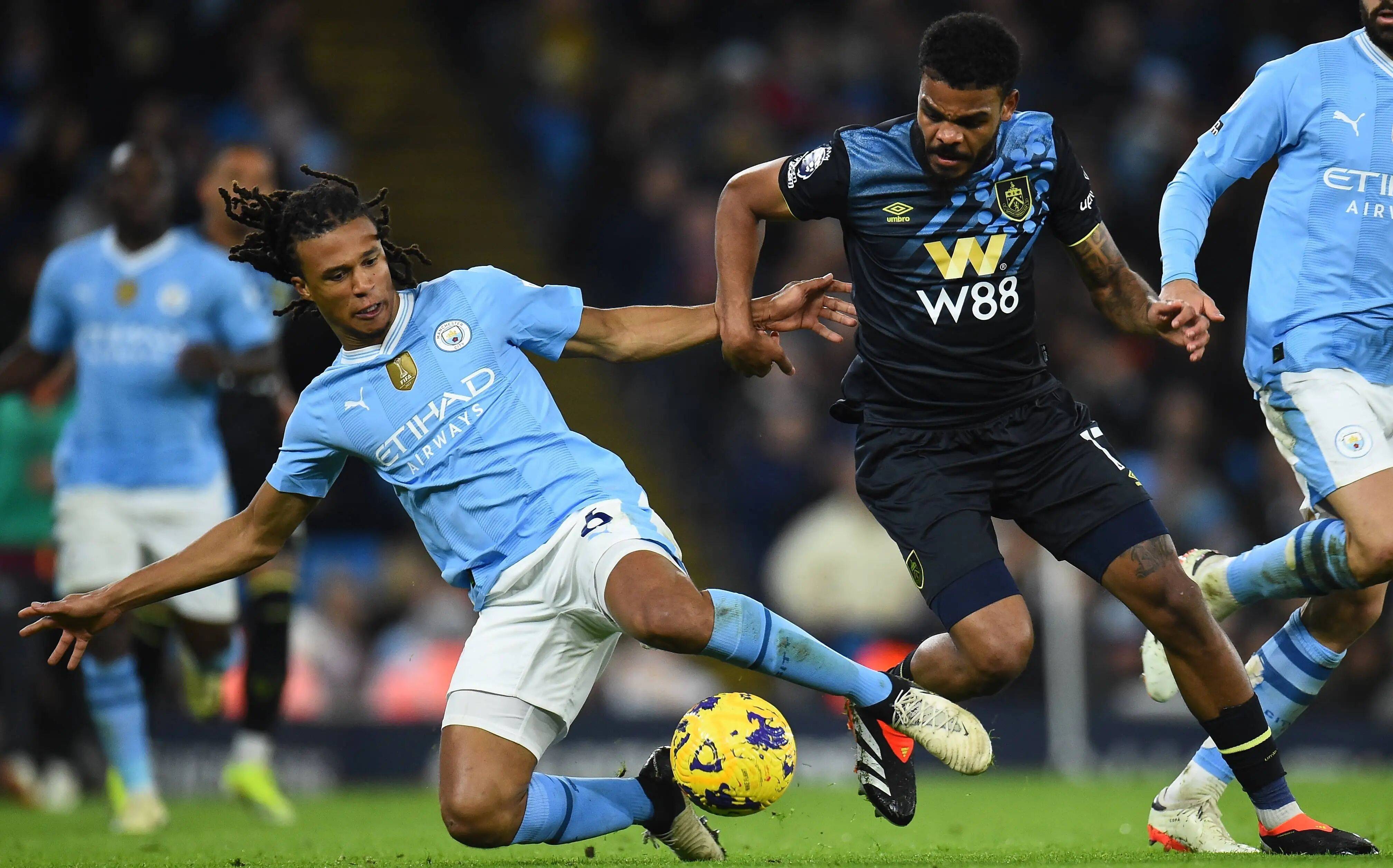 弗赖堡2-1圣保利，马克西米利安-埃格施泰因、铃木唯人破门（弗赖堡2-1力克圣保利：马克西米利安-埃格施泰因、铃木唯人各入一球）