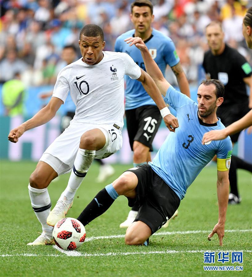 教练关键轮换引发赛后讨论（关键时刻的用人选择引发赛后热议）