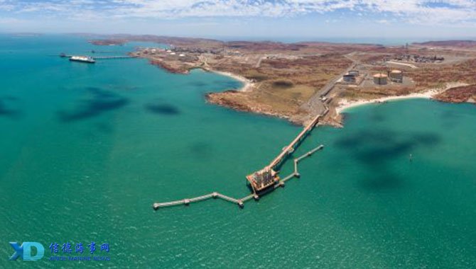 埃芬博格：拜仁前场三人能给卡尔空间，把他与梅西相比没好处（埃芬博格：拜仁锋线三人组能为卡尔创造空间，与梅西对比毫无裨益）