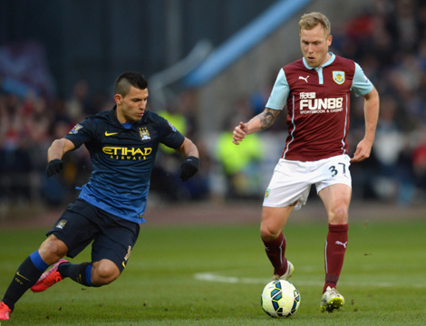 切尔西近10个赛季11次杀入国内杯赛4强，但仅捧杯一次（切尔西过去10季11次闯入本土杯赛四强，却只夺冠一次）